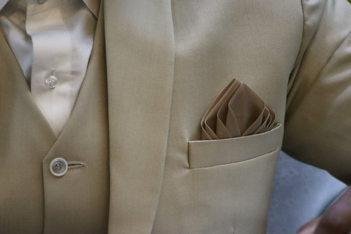 What Color Socks to Wear with a Tan Suit: Cool Ideas for Warm-Weather Looks